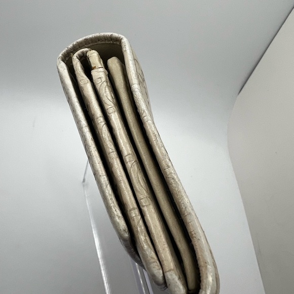 GUC Gucci Cream Guccissima Wallet - Picture 3 of 10